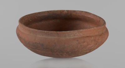 Medum-type bowl, Medum-type bowl, Bowl with a hemispherical shape. The walls bend gently around