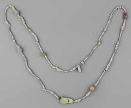 Necklace, Necklace consisting of 67 straw-shaped beads, 117 flat rings, 10 double flat rings with