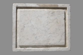 Urn with a depiction of swans, unknown Roman workshop. Main plate: the urn's box is trapezoidal,