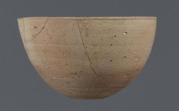 Bowl, unknown Northern Mesopotamian workshop, bowl with a small round flat bottom. The bowl walls