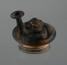 Black-finned guttus, repossession Silesia, guttus, Greek pottery, black-finned pottery. Guttus with
