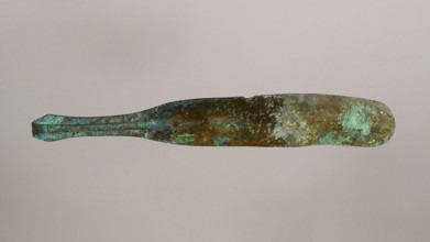 Scraper, Metal scraper with a typical, slightly curved shape. The item consists of a handle and a