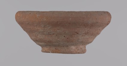 Bowl, Egyptian pottery vessel, clay bowl; 332 BC–395 AD Ptolemaic–Roman Period; from Edfu; height 5