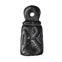 Stamp seal with figural representations. Stamp seal in the form of a truncated pyramid on a square