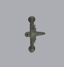 Onion-shaped fibula, Italy; bronze fibula with hinged structure: an arched ring formed from a