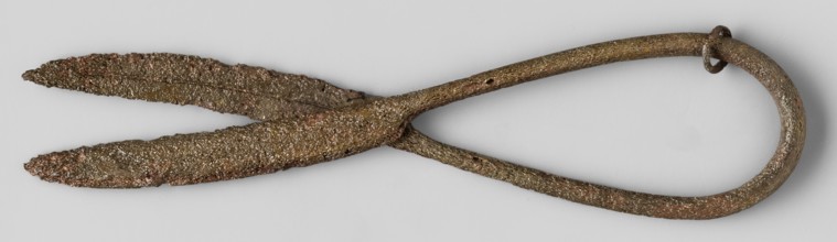 Scissors, unknown Roman workshop; maker/workshop unspecified; tailoring accessories. Scissors with