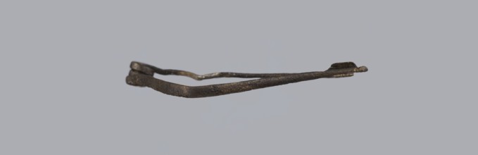 Fibula, Bronze Etruscan fibula with a bent ring made of flatly beaten wire, passing in a three-turn
