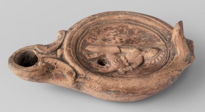 Lamp decorated with a depiction of a gladiator so-called Samnite, unknown Roman workshop, Scen.Gal