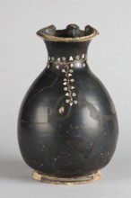 Oinochoe, Gnathia style; decoration: on the neck an engraved horizontal ivy sprig with