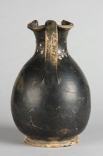 Oinochoe, Gnathia style; decoration: on the neck an engraved horizontal ivy sprig with