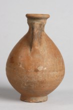 Pelike; decoration painted on the firnis: between the handles on both sides, a wavy linear tendril