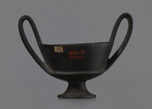 Kantharos, Kantharos black-varnished on a cup-shaped foot, vessel; 1st half of the 6th century BC,