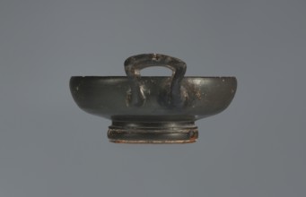 Black-finished goblet, 4th century BC, Campania; vessel goblet; height 5.0 cm, width 12.5 cm., A