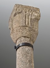 Column, Nubian workshop; architectural element with relief decorations and crosses; monolithic base