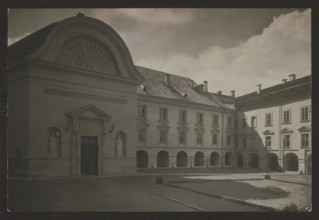 Vilnius. Stefan Batory University - Skarga Courtyard, Bulhak, Jan 1876-1950 photographer, Vilnius