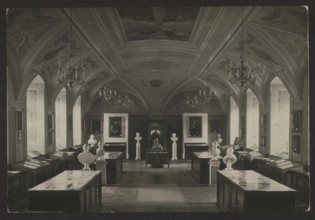 Vilnius. Stefan Batory University - Library Room, Bulhak, Jan 1876-1950 photographer, interiors,