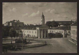 Vilnius. Napoleon Square. Photographer: Jan Bulhak 1876–1950. Orlowicz, Mieczyslaw 1881–1959 -