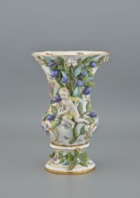 Vase, 19th/20th century, Meissen, vase, diameter 36 cm, diameter 24 cm base, The image shows a