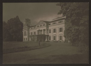 Werki. Palace - facade, Bulhak, Jan 1876–1950 photographer, Vilnius Lithuania, architecture,