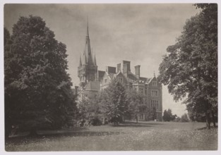 Lentvaris palace; photographer Jan Bulhak 1876–1950; architecture; Lentvaris, Lithuania; palaces;