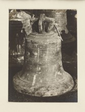 Bell from 1619 from the church in Cerkiew Galicia requisitioned in 1917/1918 — general view; bells;