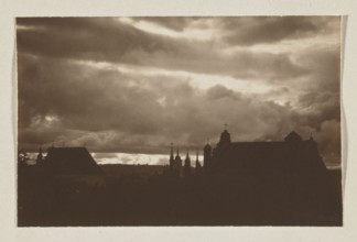 Churches and clouds; photograph, Jan Bulhak 1876–1950, Vilnius, 1912; panorama of Vilnius;