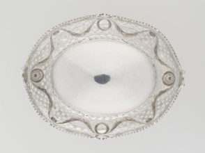 Fruit basket by Harris, CS & Sons London; goldsmith's firm, fl. 1817–1933 and Harris, Charles