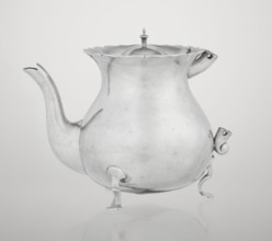 Teapot by Stokes & Ireland Ltd Birmingham; goldsmiths; active 1872–1925. Pear-shaped teapot