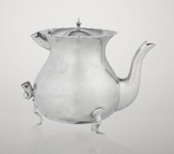 Pear-shaped teapot supported on three legs, smooth, with a flared upper edge topped with a