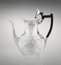Coffee pot by Harris, CS & Sons London; goldsmiths' firm, fl. 1817–1933 and Charles Stuart Harris