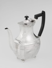 Coffee pot by Harris, CS & Sons London; goldsmiths' firm, fl. 1817–1933 and Charles Stuart Harris