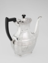 Coffee pot by Harris, CS & Sons London; goldsmiths' firm, fl. 1817–1933 and Charles Stuart Harris