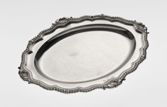 Oval platter by Benjamin & James Smith fl. 1809–1812, goldsmiths. Georgian/George III style; oval