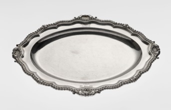 Oval platter by Benjamin & James Smith fl. 1809–1812, maker's mark; Georgian/George III style;