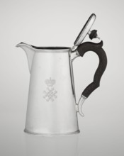 Conical coffee pot with hinged lid, slightly arched and flattened at the top, topped with a wooden
