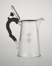 Conical coffee pot with hinged lid, slightly arched and flattened at the top, topped with a wooden