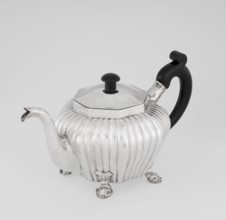Teapot, maker: Thomas II fl. 1798–1809?, scrap silver, tea vessel. Octagonal teapot supported on