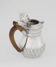 Coffee pot by John Septimus Beresford London goldsmith, active 1880–89. Pear-shaped jug, spirally