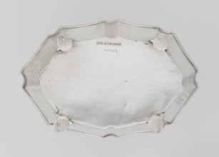 Vase by Mappin & Webb Ltd goldsmith, silversmith, dealer; fl. 1859-. Oblong silver vase, vertically