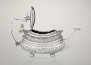Teapot, maker: George McHattie fl. 1799–ca. 1825. English Regency rectangular teapot with rounded