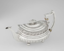 Teapot, George McHattie fl. 1799–ca. 1825, goldsmith. Rectangular teapot with rounded edges,