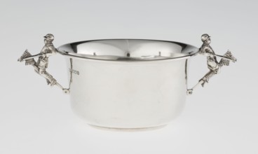 Porridge bowl porringer, maker: Mappin & Webb Ltd goldsmith, silversmith, dealer; fl. 1859-.