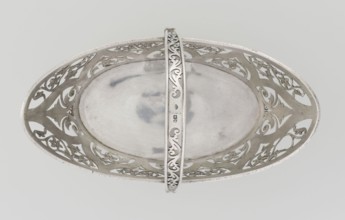 Bread Basket; maker: Mau, Hainrich fl. early 20th century maker; Hutton & Sons Ltd Sheffield,