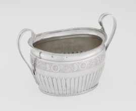 Sugar bowl by Hutton & Sons Ltd Sheffield, Birmingham, London; goldsmith and silversmith firm; fl.