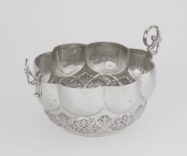 Porridge bowl porringer, Wakely & Wheeler Ltd London; goldsmiths; fl. 1791–1958 maker, porringer