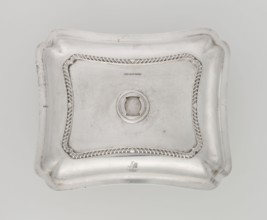 Four-sided platter by Bradbury, Thomas & Sons Sheffield; goldsmiths; fl. ca. 1769–1943. Four-sided