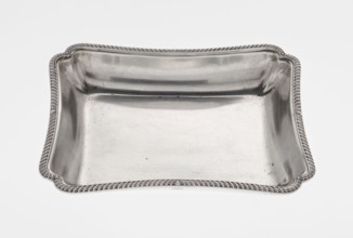 Four-sided platter by Thomas Bradbury & Sons Sheffield; goldsmiths; fl. ca. 1769–1943. Four-sided