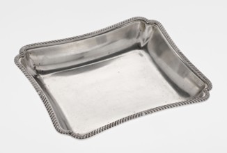 Four-sided platter, maker: Thomas Bradbury & Sons Sheffield; goldsmiths; fl. ca. 1769–1943.