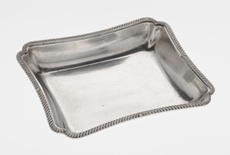 Four-sided platter, maker: Thomas Bradbury & Sons Sheffield; goldsmiths; fl. ca. 1769–1943.