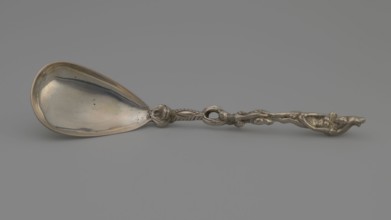Decorative spoon with a teardrop-shaped, smooth scoop and a handle decorated with a mascaron at the